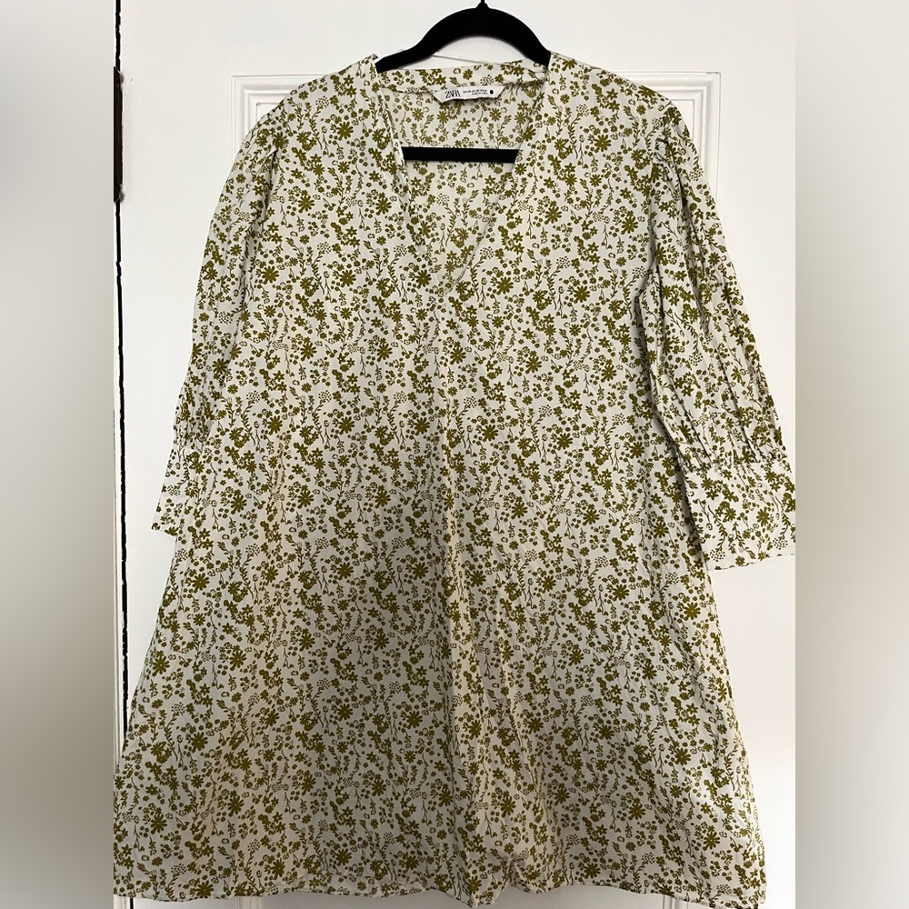 Zara Green & White Puff Sleeve V Neck Floral Cotton Dress - XS